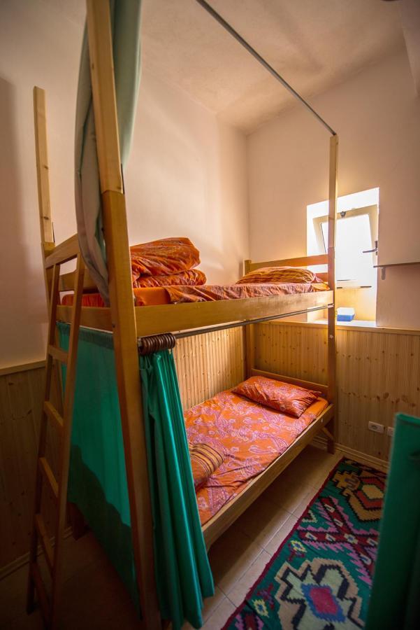 Mi Casa Es Tu Casa - Shkodra Backpackers Hostel الغرفة الصورة