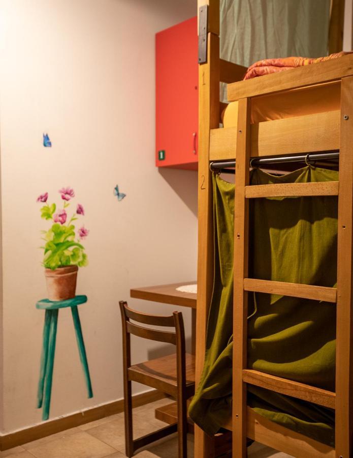 Mi Casa Es Tu Casa - Shkodra Backpackers Hostel المظهر الخارجي الصورة