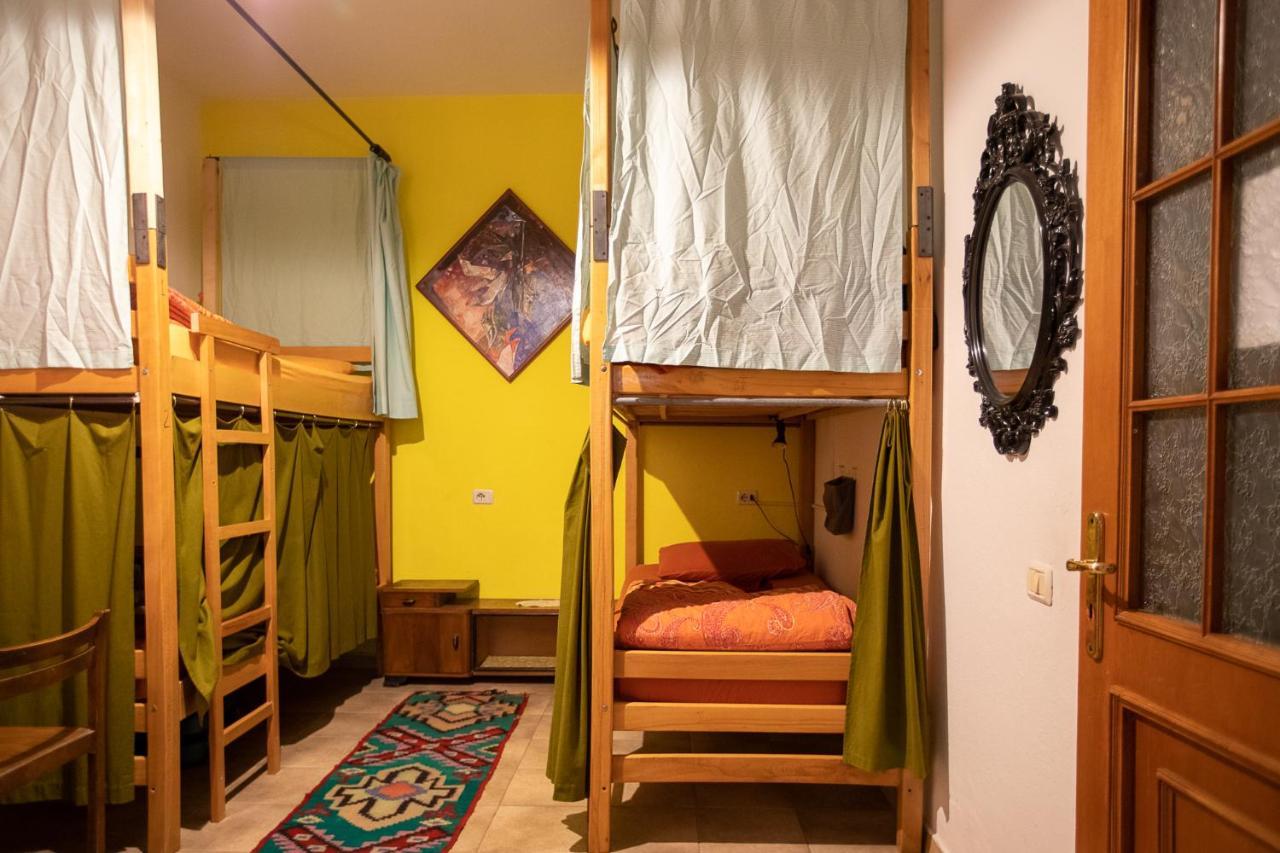 Mi Casa Es Tu Casa - Shkodra Backpackers Hostel المظهر الخارجي الصورة