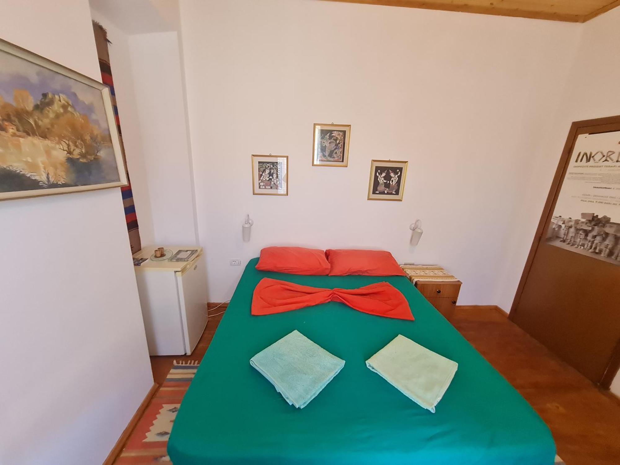 Mi Casa Es Tu Casa - Shkodra Backpackers Hostel الغرفة الصورة
