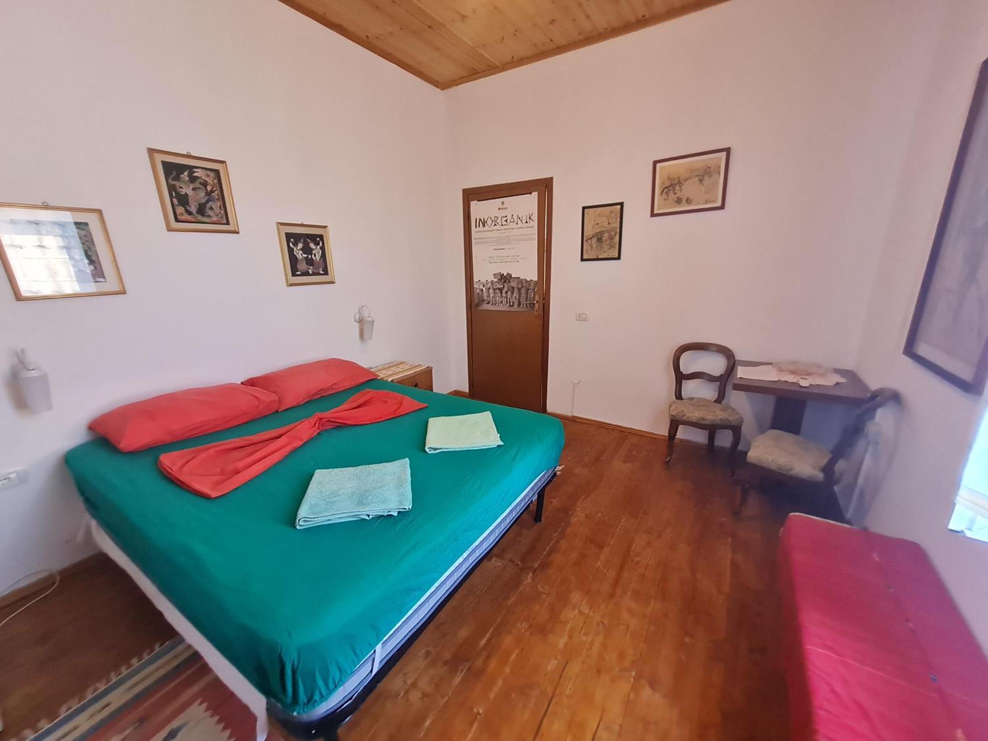 Mi Casa Es Tu Casa - Shkodra Backpackers Hostel الغرفة الصورة