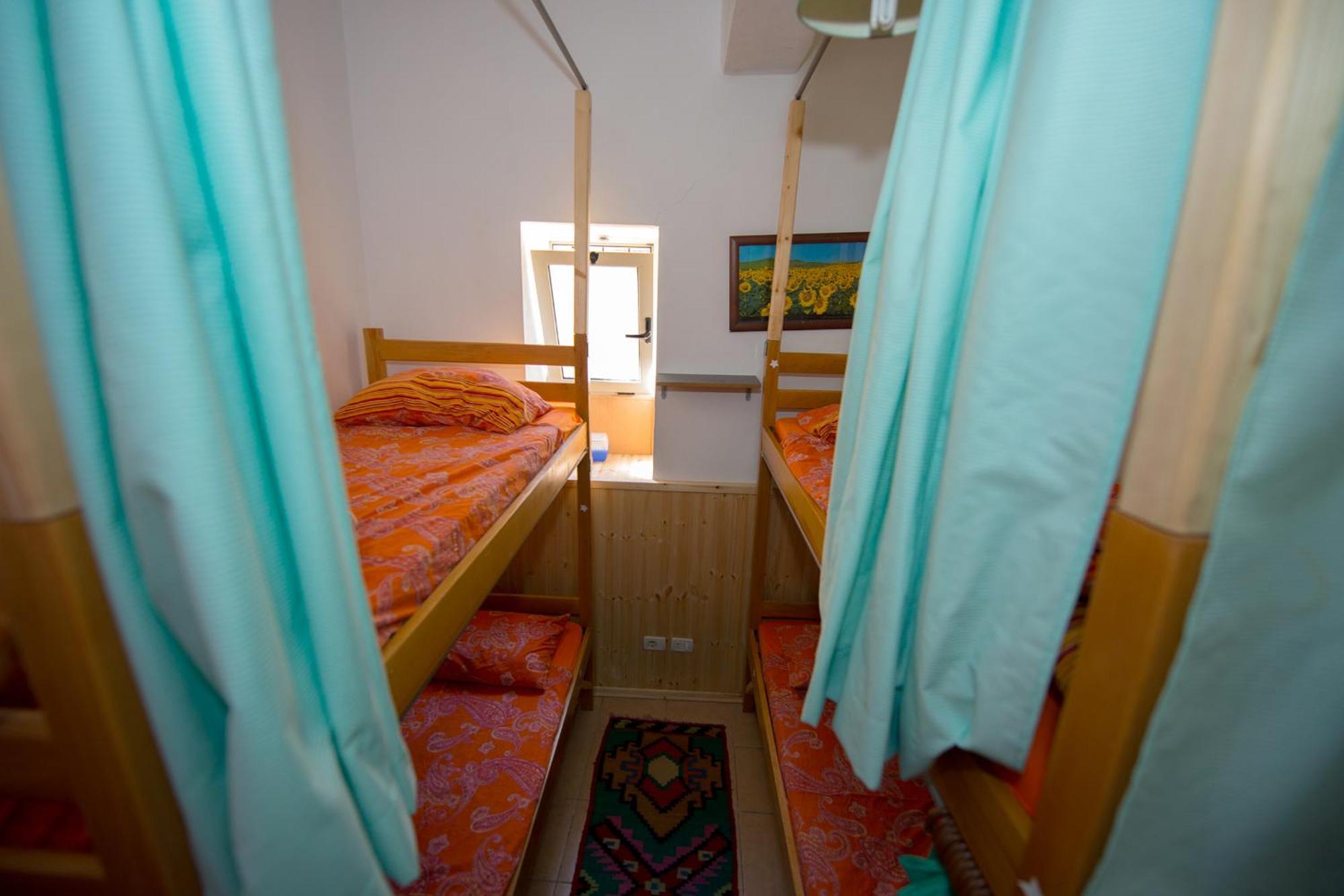Mi Casa Es Tu Casa - Shkodra Backpackers Hostel الغرفة الصورة