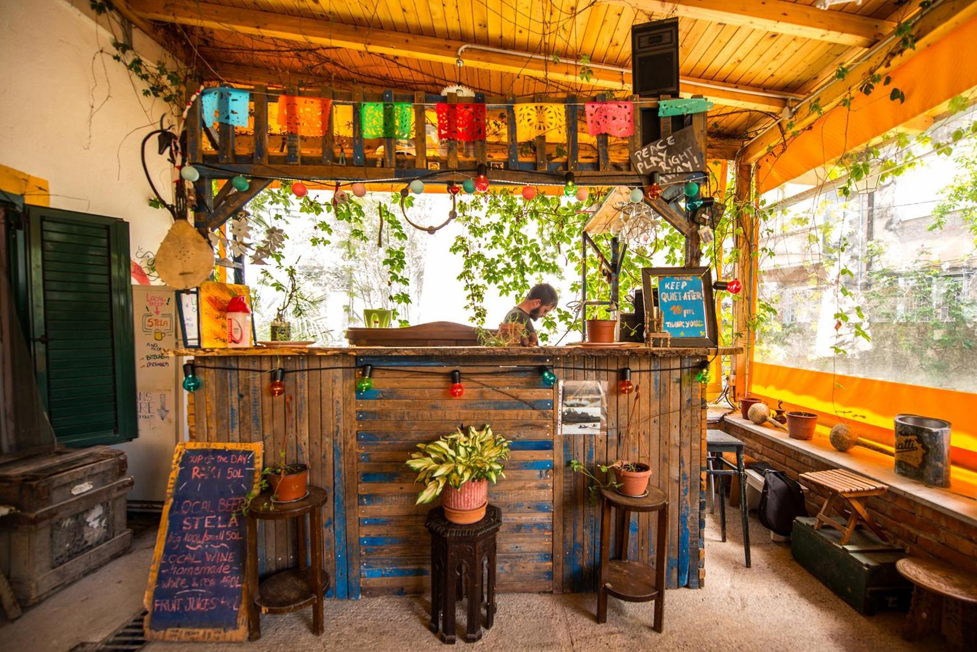 Mi Casa Es Tu Casa - Shkodra Backpackers Hostel المظهر الخارجي الصورة