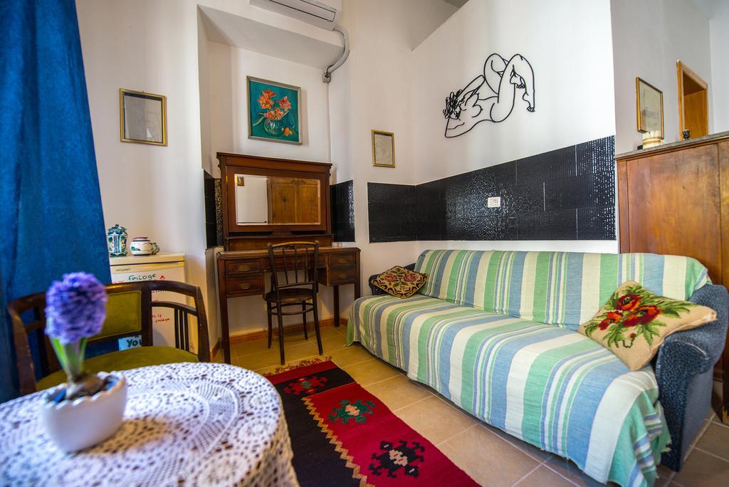 Mi Casa Es Tu Casa - Shkodra Backpackers Hostel المظهر الخارجي الصورة