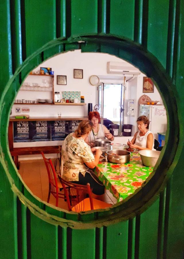 Mi Casa Es Tu Casa - Shkodra Backpackers Hostel المظهر الخارجي الصورة